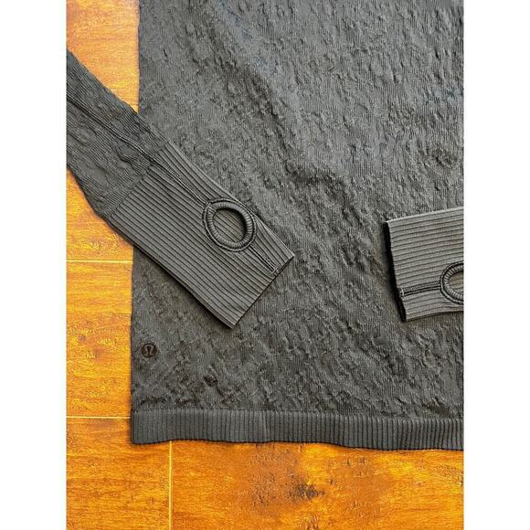 Lululemon Black long sleeve long length hooded Active Work Out top size 6 - Picture 5 of 5